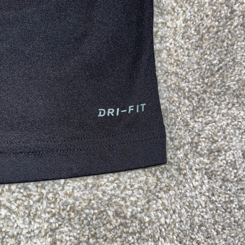 Nike Kids‎ Black and Pink Graphic Tee